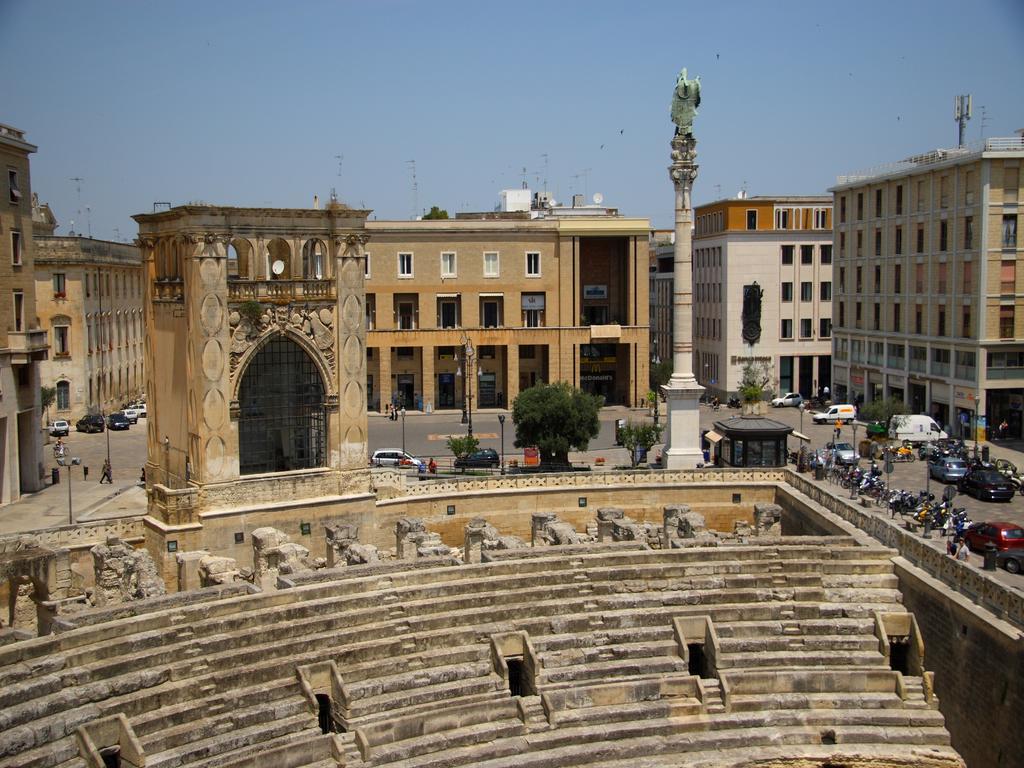 Casa Dei Mercanti Town House Bed and Breakfast Lecce Exteriör bild